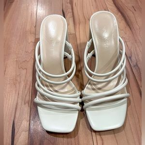 Nine West Ivory chunk heel sz 7.5